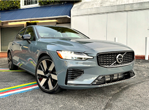 Louer Volvo S60 new à Bucarest Aéroport Baneasa classe Luxe
