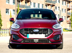 Noleggia Ford Fiesta new a Ramnicu Valcea classe Economica