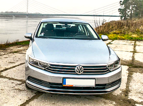 Noleggia VW Passat aut  a Bucarest Aeroporto Otopeni classe Full Size