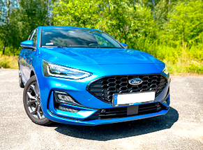 Louer Ford Focus facelift à Ploiesti classe Compacte