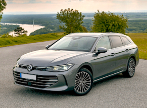 Inchiriaza VW Passat Station Wagon new hybrid in Bucuresti Baneasa Aeroport clasa Wagon