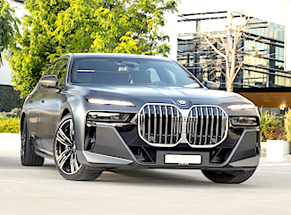 Noleggia BMW seria 7 new a Bucarest classe Lusso