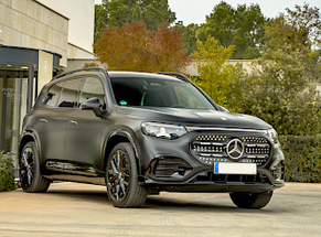 Noleggia Mercedes GLB new a Bucarest-Aeroporto-Otopeni classe Lusso