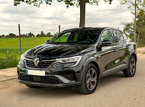 Noleggia Renault Arkana aut a Bucarest classe SUV